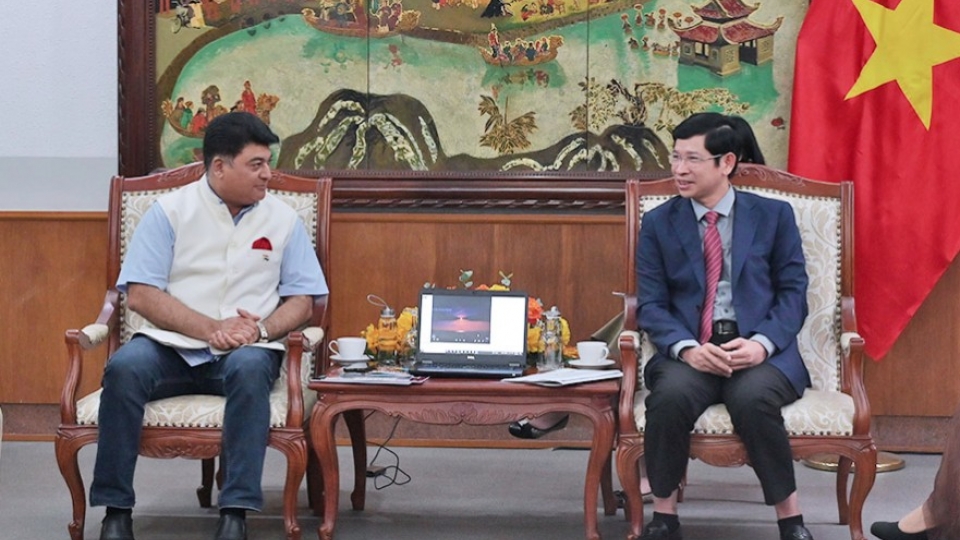 Indian director brings film project to spotlight Vietnam’s tourism potential